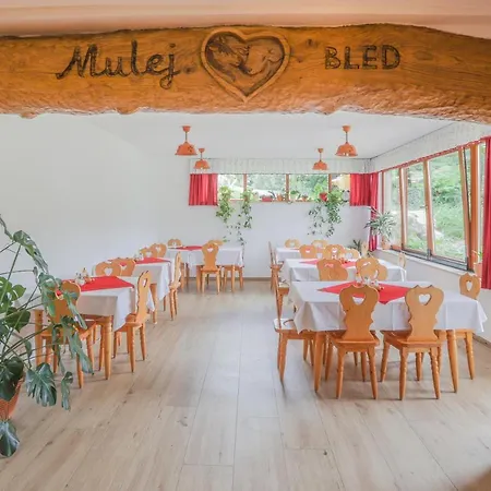 Tourist Farm Mulej Фермерский дом *