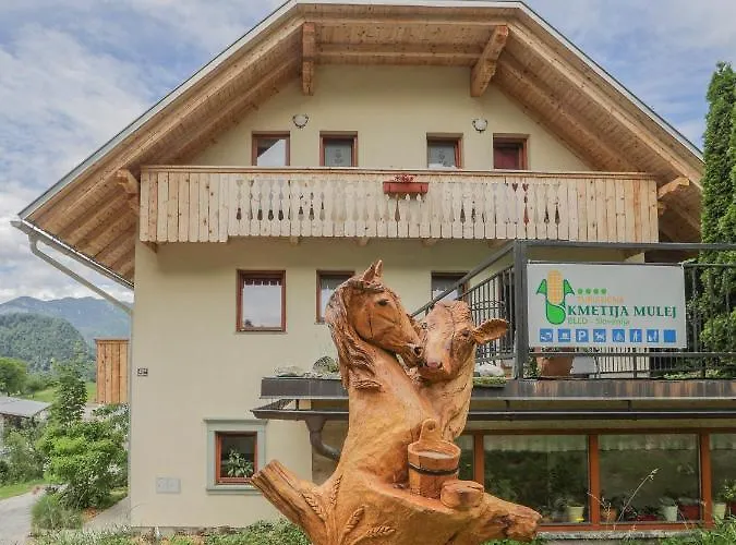 Tourist Farm Mulej مزرعة للإقامة بليد